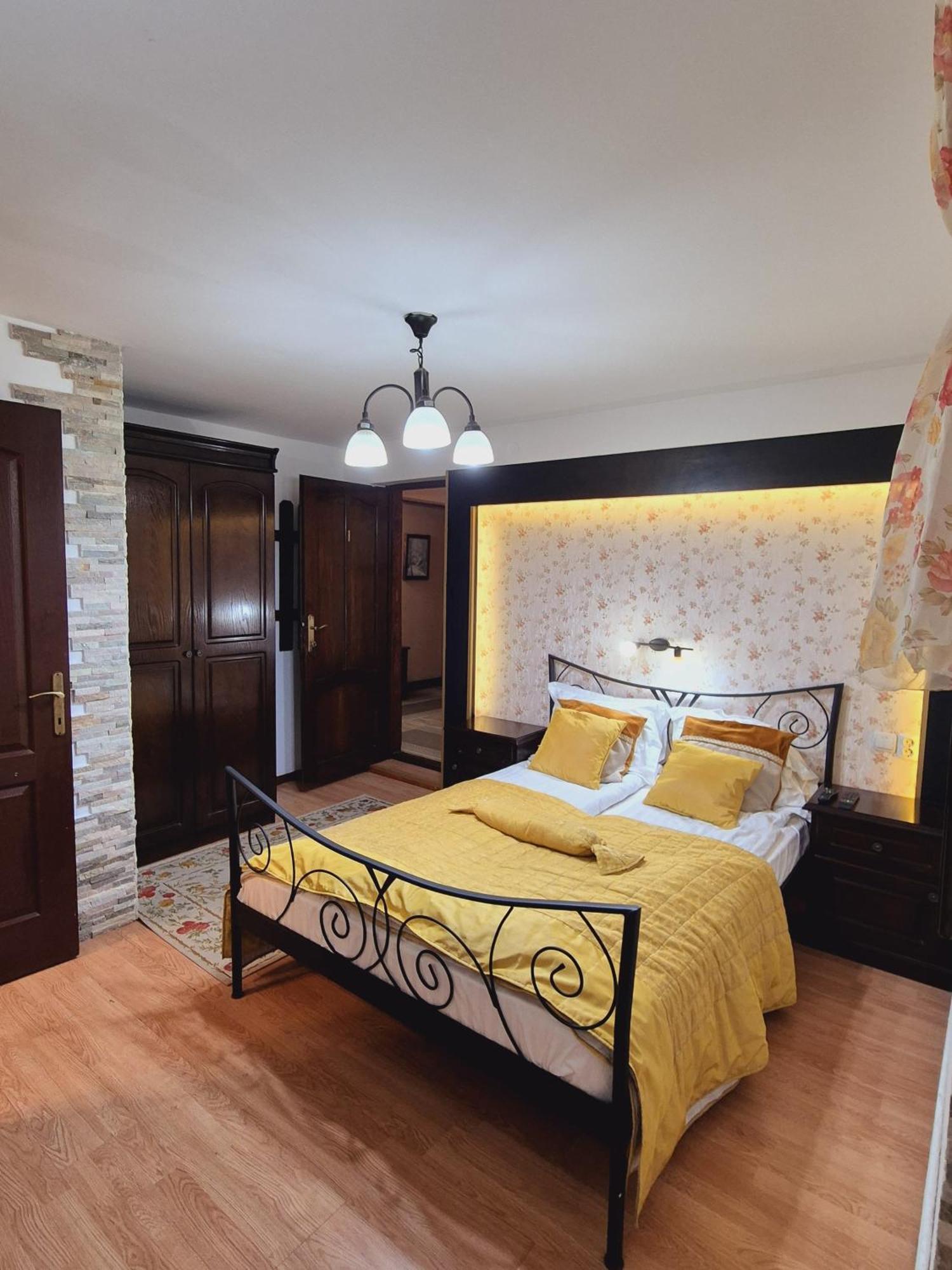 Pensiunea Dumbravita Hotel Rîu de Mori Екстериор снимка